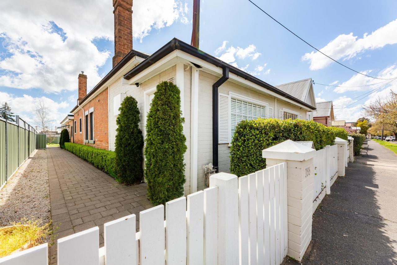 The Edward Townhouse 155 - Steps To Town Villa Orange Exterior photo