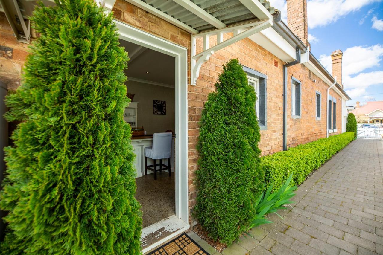 The Edward Townhouse 155 - Steps To Town Villa Orange Exterior photo